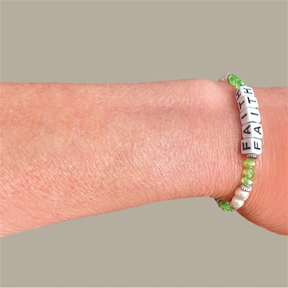 Faith Bracelet- 7” - Words Bracelet stretch FAITH Bracelet, crystals and pearls - Picture 5 of 6
